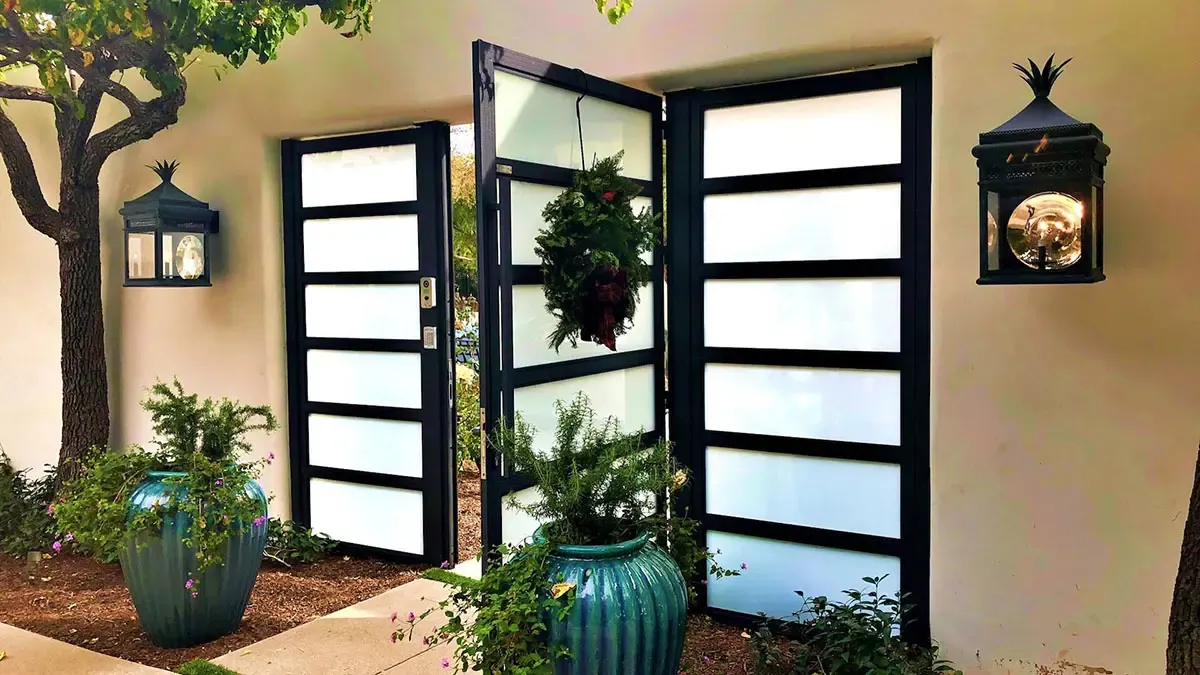 Glass and aluminum entry gate