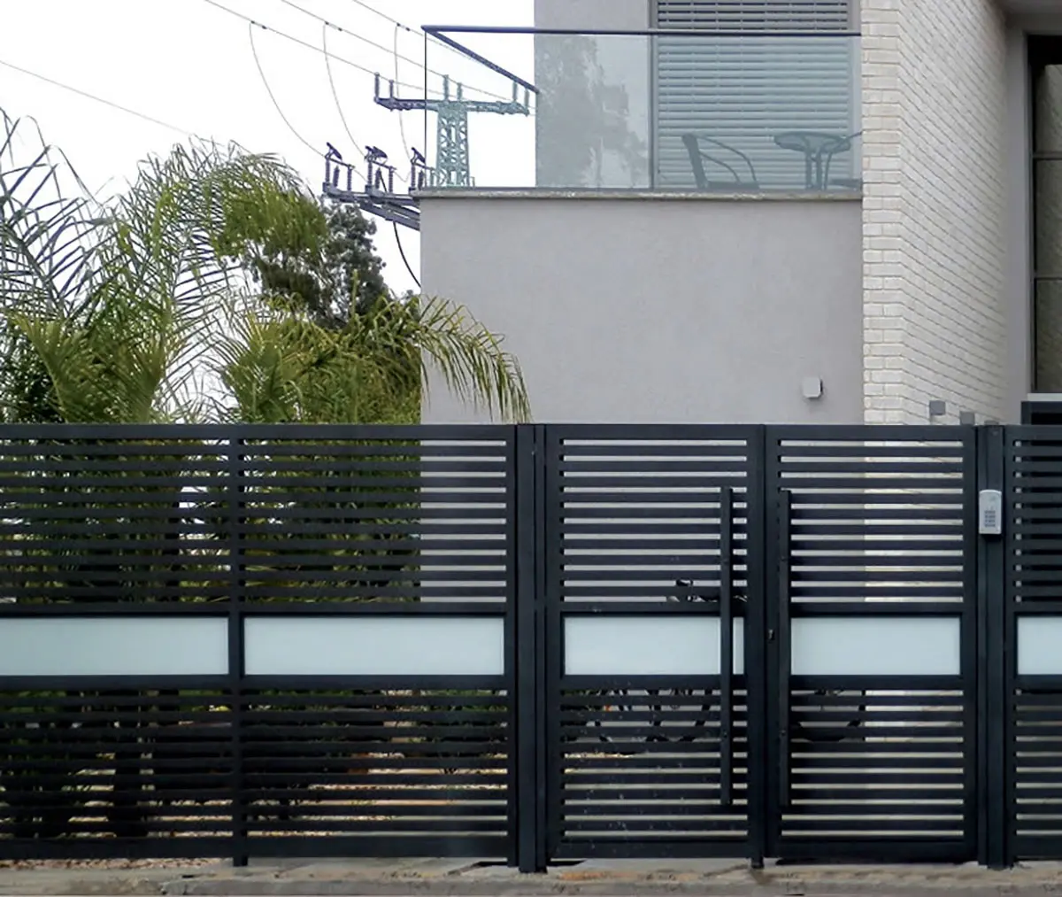 Glass & Aluminum Gates & Fences: Accents