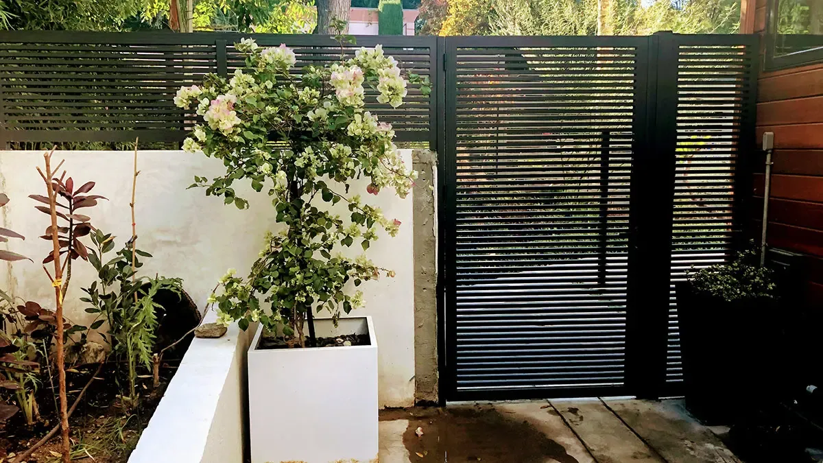 Hi-tech aluminum gate