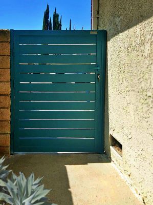 Green Specialty aluminum side entry gate