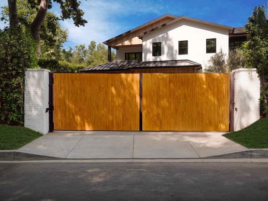 Double swing wood-like aluminum gate