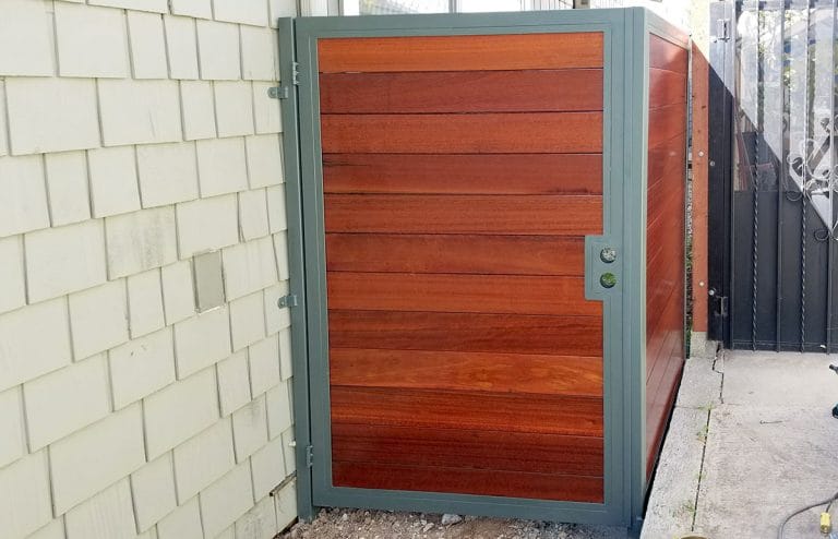 Wood side entry gate