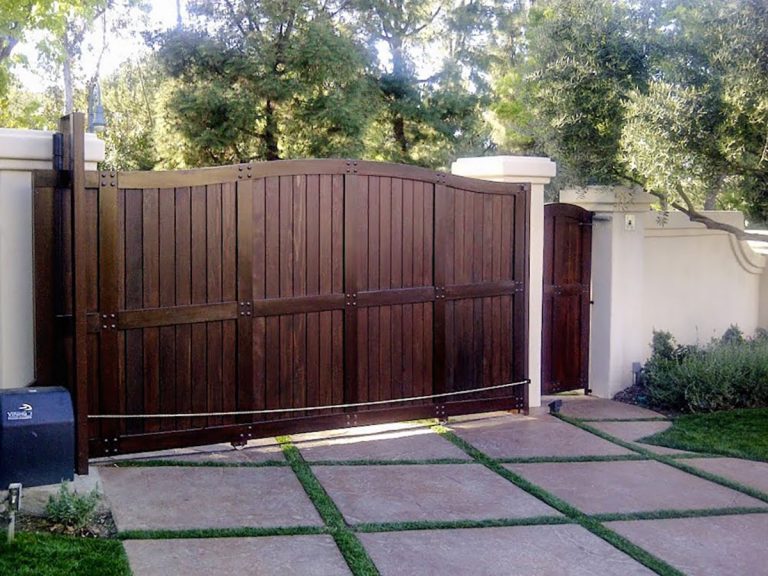 Wood driveway gate and side entry