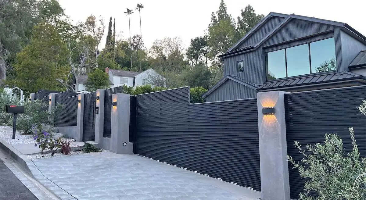 Hi-Tech Series - Front Driveway Gate