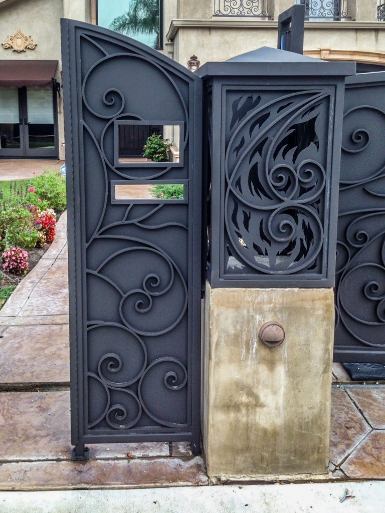 Iron entry with swirled design