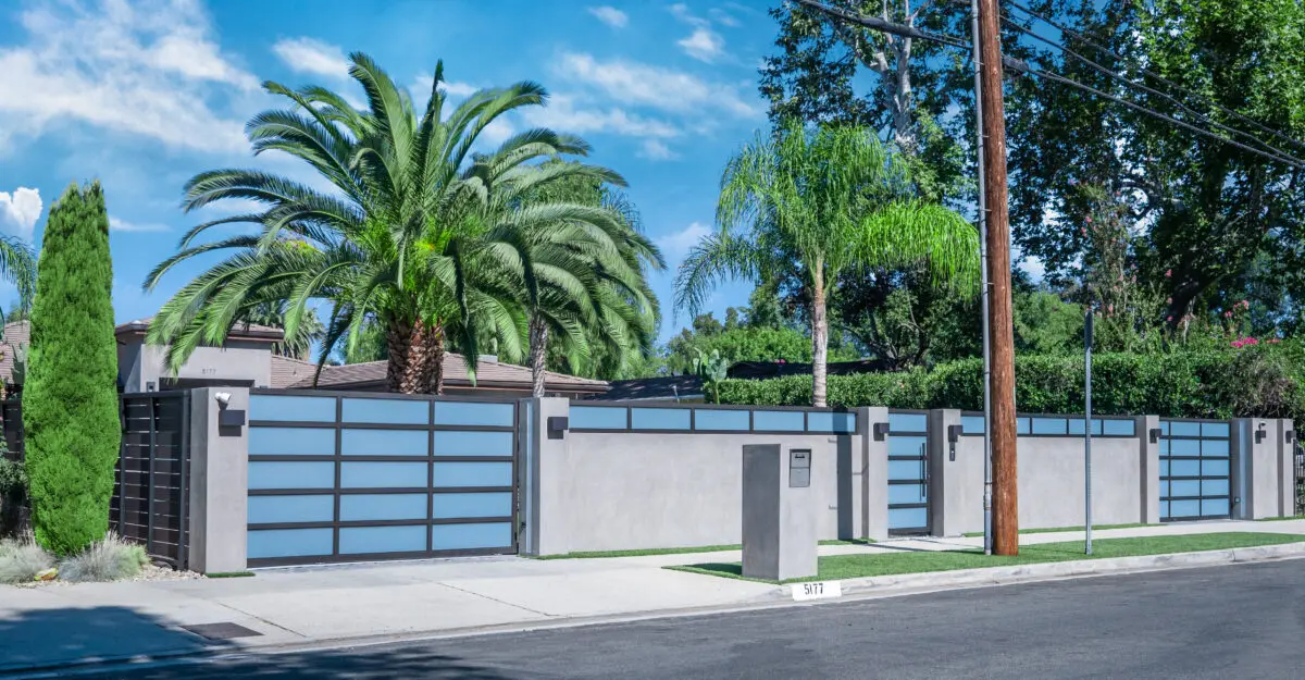 Glass & Aluminum Gates & Fences