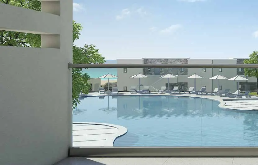 Glass poolside railing