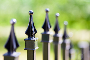 aluminum fence looks like wrought iron