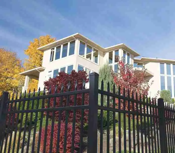 Ultra Traditional Gate Fences