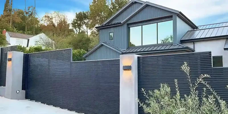 vinyl vs aluminum fence