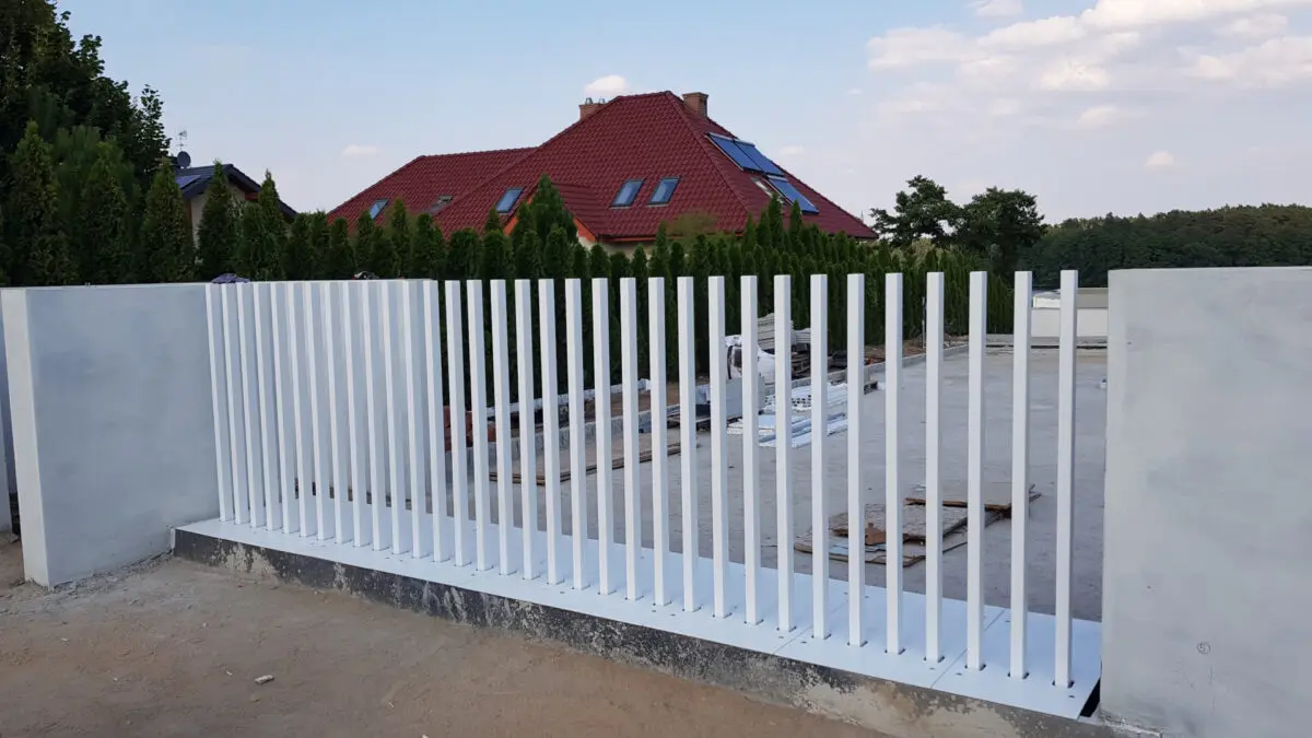 The gate that disappears into the ground