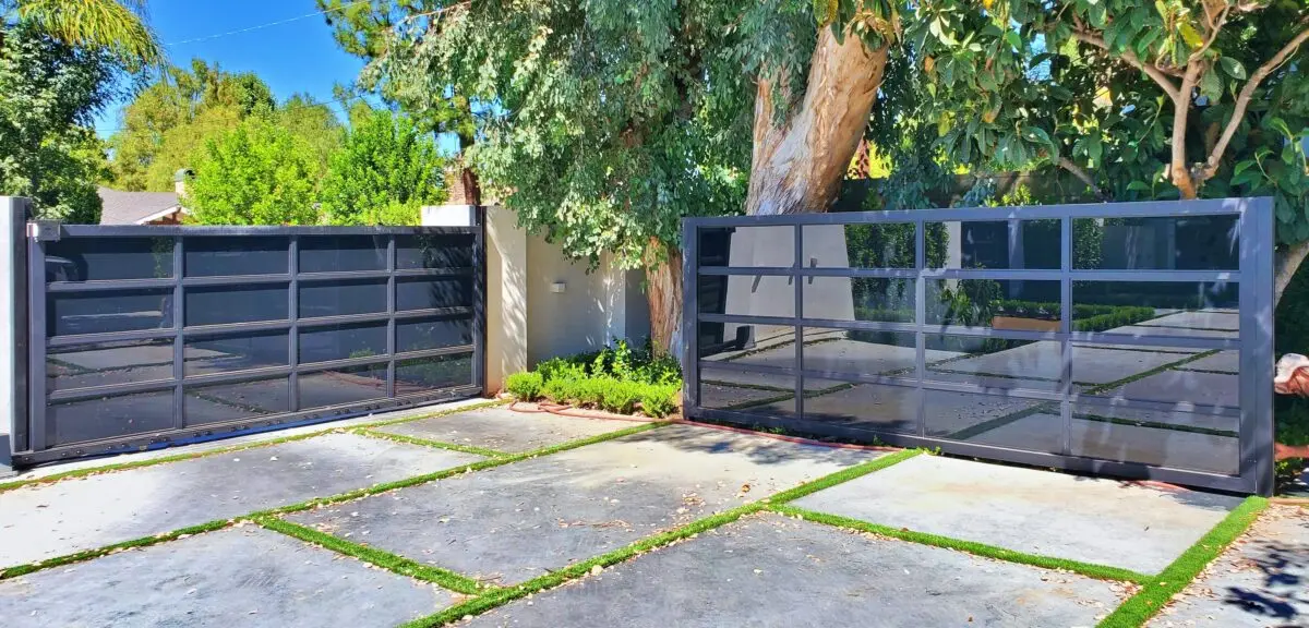Black Glass Driveway Gates, Mulholland gates