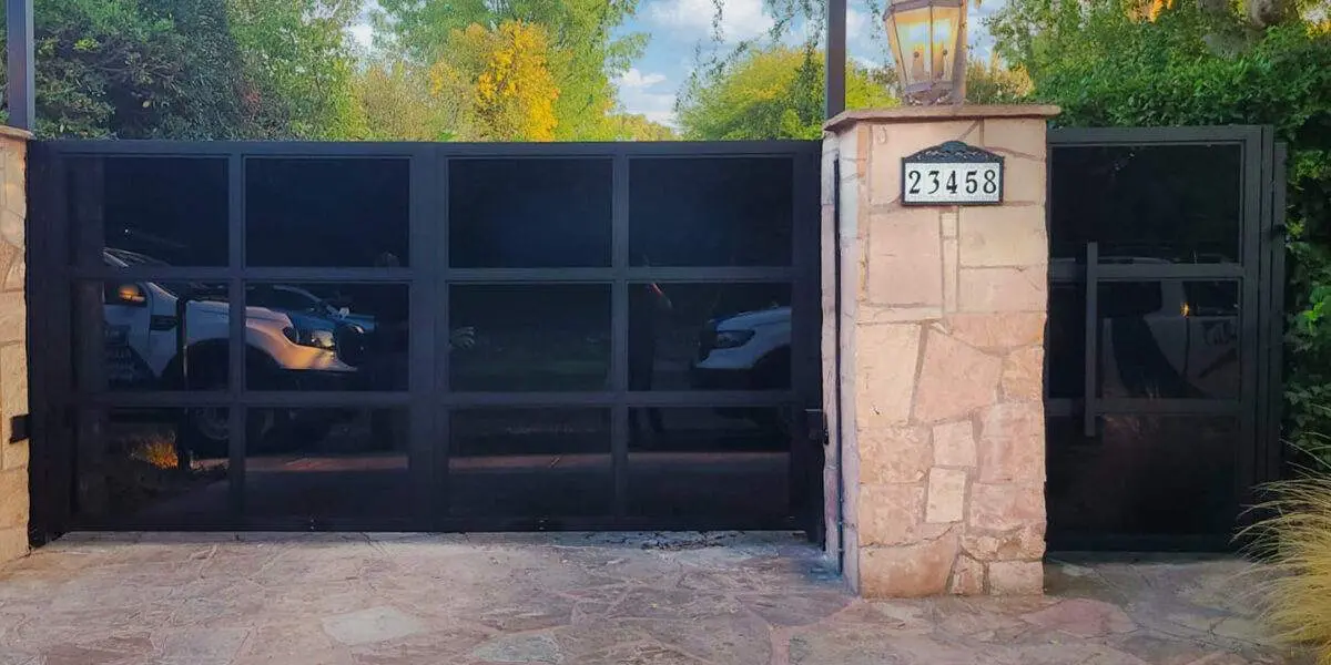 Glass & Aluminum Gates & Fences
