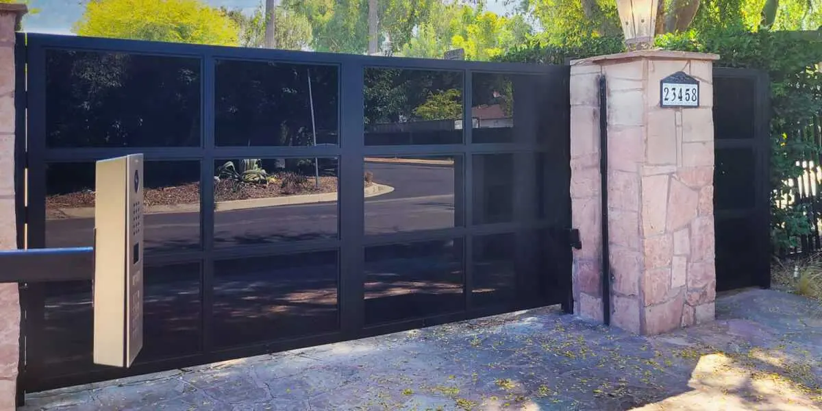 Glass & Aluminum Gates & Fences